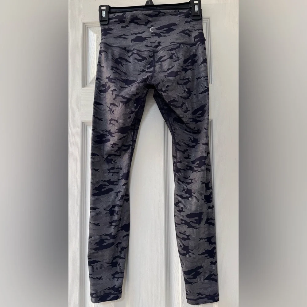 ZYIA Silver Navy Camo Supreme Hi-Rise 7/8 Leggings 4 - Picture 6 of 7
